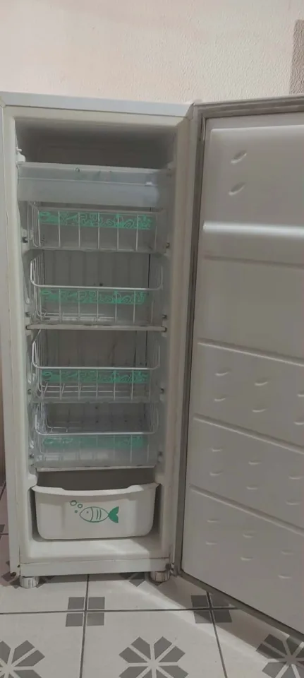vendo freezer e geladeira