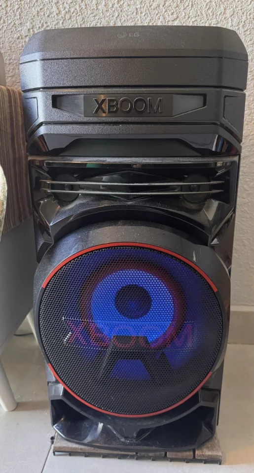 Caixa de Som LG Xboom RNC5 com Bluetooth Função DJ 200W