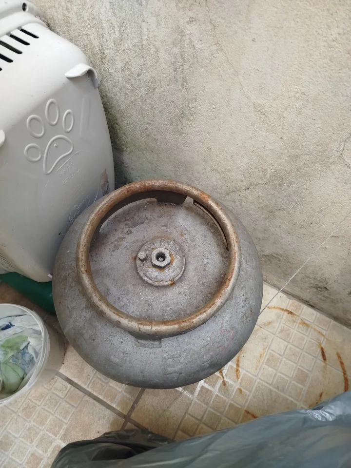 Vendo botijão de gás P13 vazio