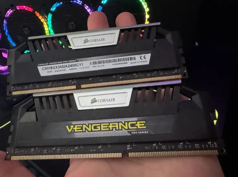 Memória Ram Vengeance Pro 2x4gb (8gb) Ddr3 2400mhz (Usado)