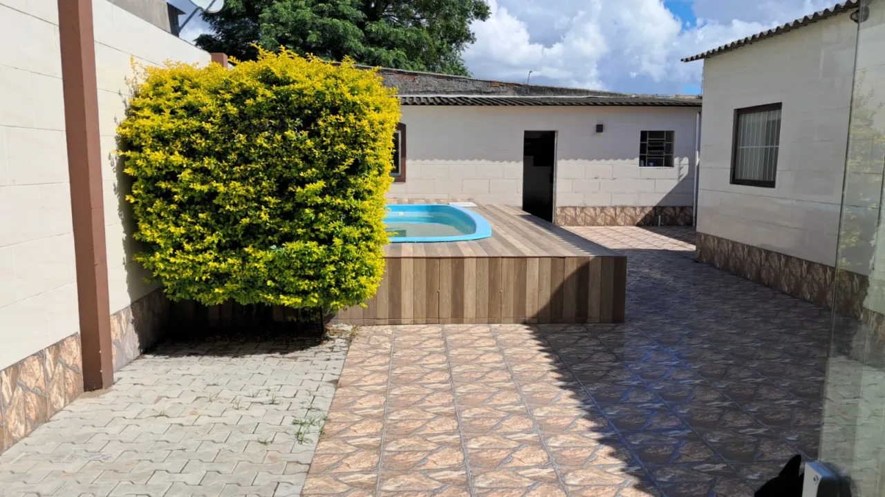 Vendo casa com piscina no Bairro Buchholz
