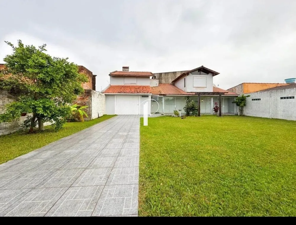 Ótima casa à venda no Cassino-rs